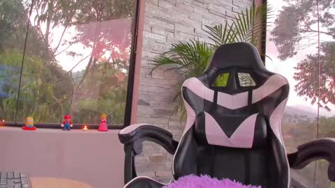 Anahis online show from 12/13/24, 10:02