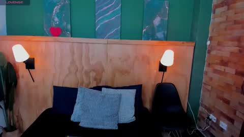 Halley Lorens online show from 10/26/25, 12:00