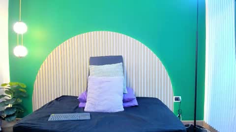 Halley Lorens online show from 11/28/25, 08:00