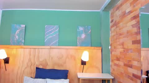 Halley Lorens online show from 04/06/26, 07:15