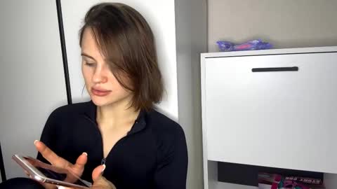 Holly online show from 01/08/26, 11:51