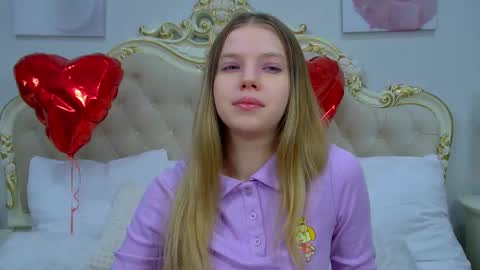 Snapshot of hallybradley chatting on 03/03/26, 05:13 HallyBradley online show from 03/03/26, 05:13