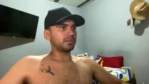 Snapshot of hamiltong12 chatting on 10/21/25, 02:45 hamiltong12 online show from 10/21/25, 02:45