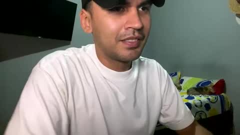 Snapshot of hamiltong12 chatting on 10/22/25, 05:30 hamiltong12 online show from 10/22/25, 05:30