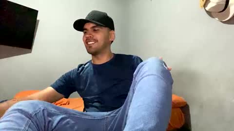 Snapshot of hamiltong12 chatting on 11/16/25, 04:40 hamiltong12 online show from 11/16/25, 04:40