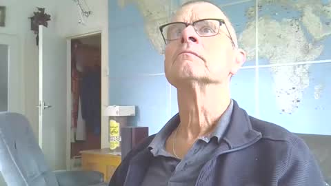 Prefer men 80 online show from 09/21/25, 10:39