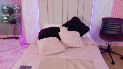 Hanna Rosse online show from 10/17/25, 01:14