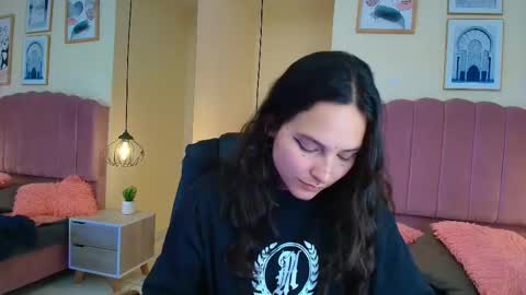 hanabie_ online show from 03/10/26, 03:11