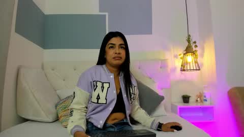 Snapshot of hanah_gray chatting on 03/06/25, 11:14 hanah_gray online show from 03/06/25, 11:14