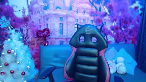 Snapshot of hanaku_8 chatting on 12/13/24, 02:16 Hanaku online show from 12/13/24, 02:16