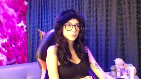 Snapshot of hanaku_8 chatting on 01/09/25, 02:07 Hanaku online show from 01/09/25, 02:07