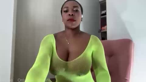 Hana  online show from 10/15/25, 02:39