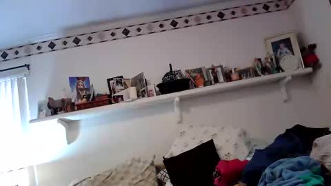 Snapshot of hand69someguy chatting on 12/14/25, 08:13 hand69someguy online show from 12/14/25, 08:13