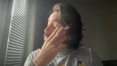 Snapshot of handcyclist25 chatting on 11/28/25, 05:48 Handcyclist25 online show from 11/28/25, 05:48