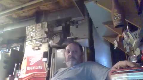 Snapshot of handiemanhere chatting on 11/30/25, 05:22 naked man online show from 11/30/25, 05:22