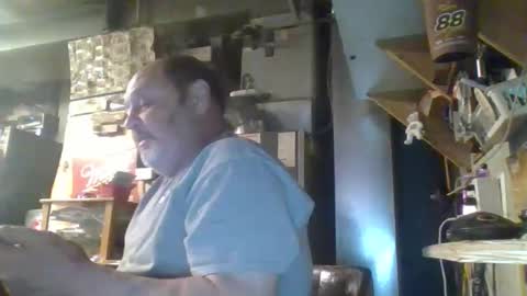 naked man online show from 04/14/26, 01:44