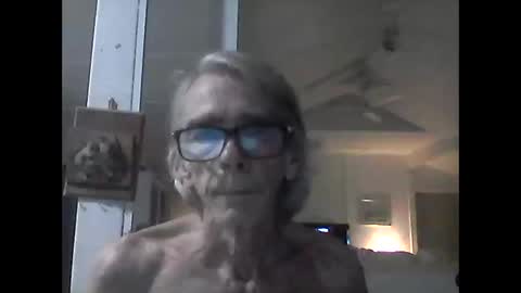 handshappyfu1 online show from 10/02/25, 04:47