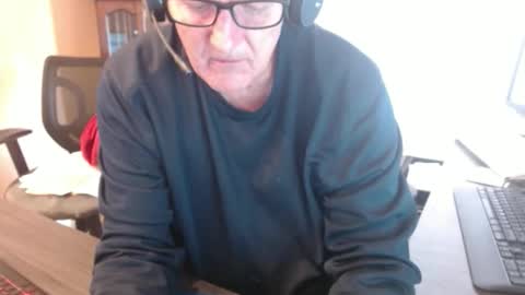 handsome_guy4u online show from 04/01/26, 03:53