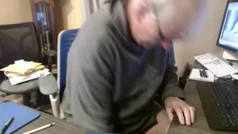 handsome_guy4u online show from 04/12/26, 03:44