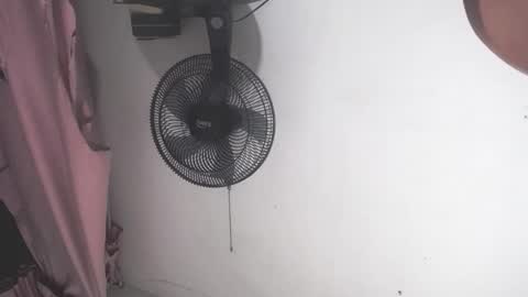 Snapshot of handsome_invictusiv chatting on 12/21/25, 12:51 handsome_invictusiv online show from 12/21/25, 12:51