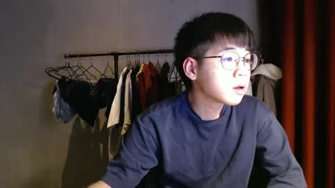handsome_mannn online show from 12/14/24, 07:14