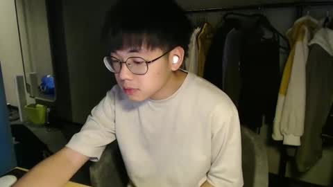 handsome_mannn online show from 12/20/24, 02:30