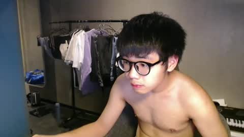 handsome_mannn online show from 10/14/25, 07:47
