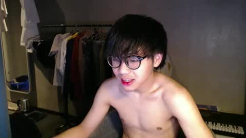 handsome_mannn online show from 05/15/26, 09:22