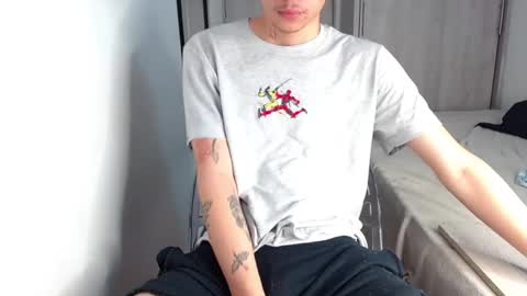 Snapshot of handsome_white1 chatting on 02/05/25, 08:04 jorge daniel online show from 02/05/25, 08:04