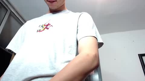 Snapshot of handsome_white1 chatting on 02/08/25, 02:47 jorge daniel online show from 02/08/25, 02:47