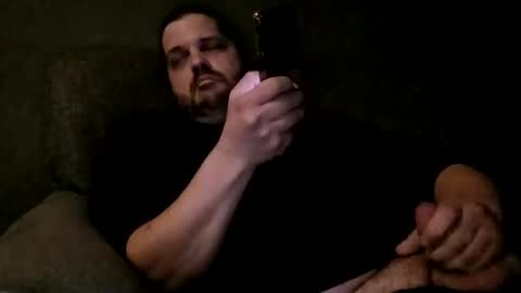 Snapshot of handsomedaddy198924 chatting on 01/12/26, 06:07 Handsomedaddy198923 online show from 01/12/26, 06:07