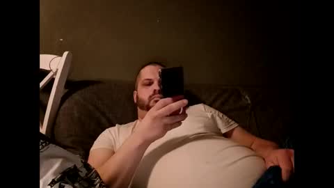 Snapshot of handsomedaddy198924 chatting on 03/01/26, 05:31 Handsomedaddy198923 online show from 03/01/26, 05:31