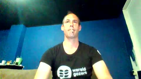 handsomeguy4ever online show from 10/05/25, 06:50