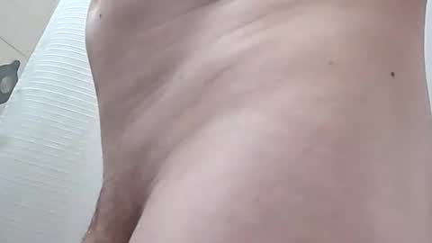 Snapshot of handsomerob42 chatting on 02/16/26, 01:07 handsomerob42 online show from 02/16/26, 01:07