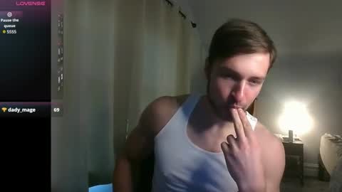 Snapshot of handsumhung chatting on 11/21/25, 08:07 handsumhung online show from 11/21/25, 08:07