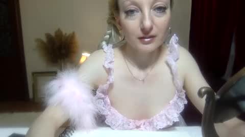 Ada Adelaida online show from 03/04/25, 02:10