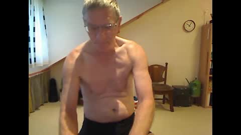 Snapshot of hankk54 chatting on 01/16/25, 09:05 hankk54 online show from 01/16/25, 09:05