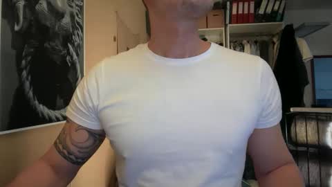 hanky online show from 01/28/25, 10:34