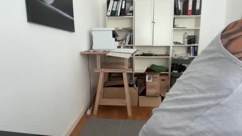 hanky online show from 09/19/25, 11:44