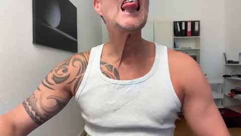 hanky online show from 09/22/25, 07:54