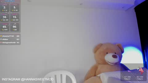 Snapshot of hanna_1sweet chatting on 12/23/24, 02:35 hanna online show from 12/23/24, 02:35