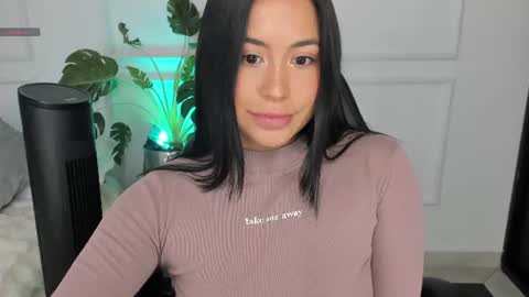 Snapshot of hanna_1sweet chatting on 07/15/26, 11:48 hanna online show from 07/15/26, 11:48