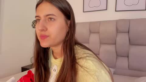 hanna__evans_ online show from 10/05/25, 12:25