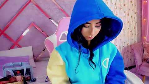  hanna  online show from 03/05/25, 09:27