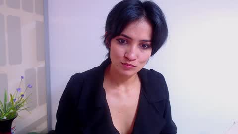 Sara online show from 02/26/25, 05:17