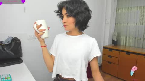 Sara online show from 09/17/25, 04:19