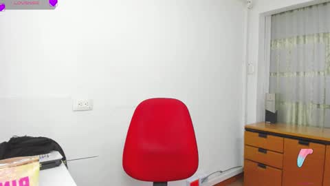 Sara online show from 10/23/25, 08:18