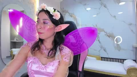 Snapshot of hanna_cutte_ chatting on 10/31/25, 07:48 Hanna online show from 10/31/25, 07:48