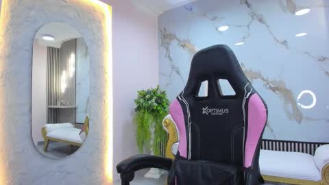 Snapshot of hanna_cutte_ chatting on 11/01/25, 09:06 Hanna online show from 11/01/25, 09:06