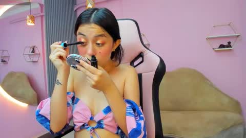 Snapshot of hanna_cutte_ chatting on 11/19/25, 06:52 Hanna online show from 11/19/25, 06:52